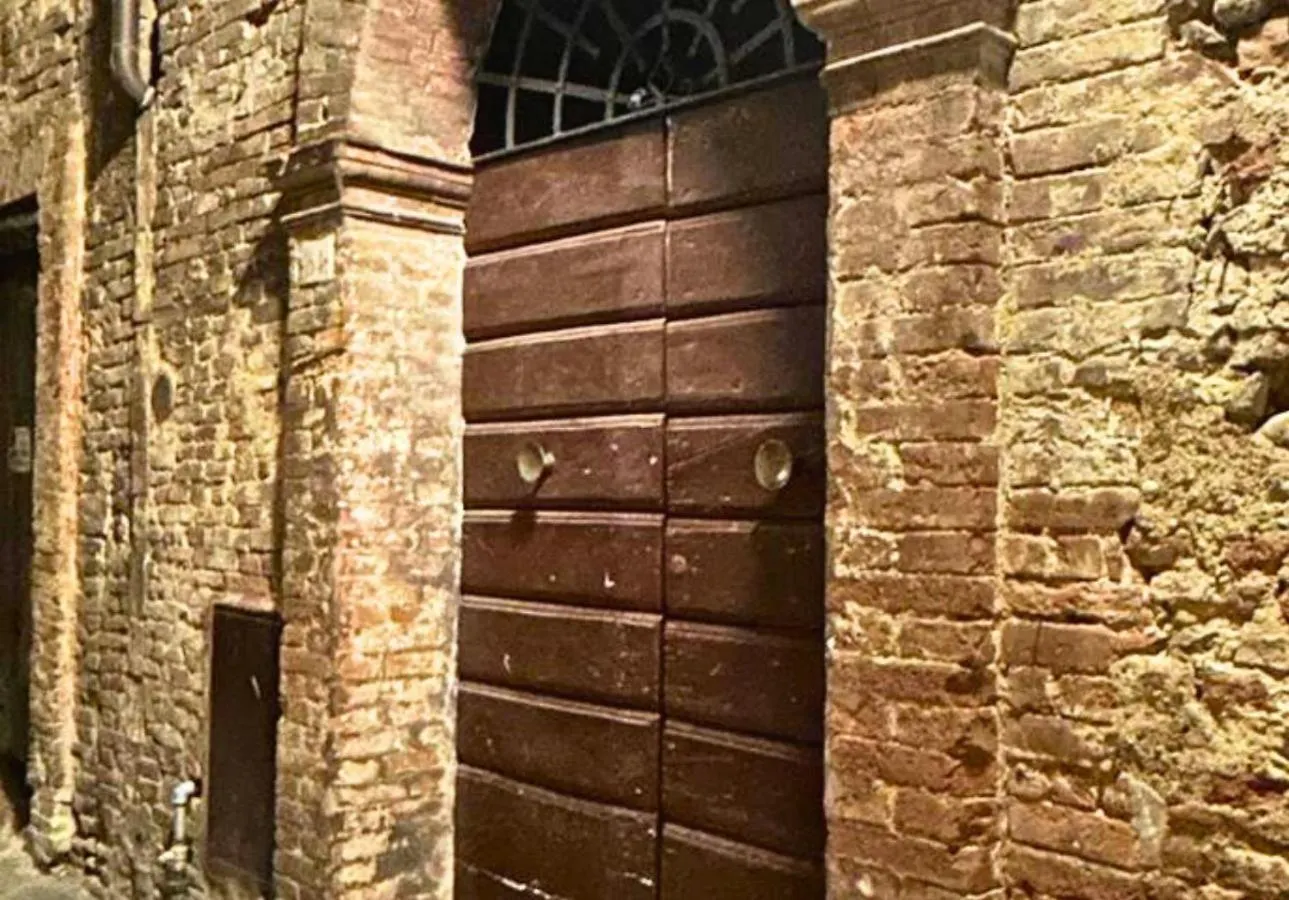 Gli Archi Nel Cuore Di Siena 0*,  Italy